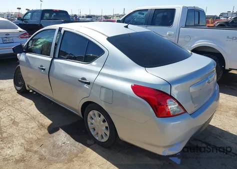 2016 Nissan Versa 1.6 S z USA, uszkodzony, nr VIN 3N1CN7AP4GL866254